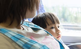 子どもの場合は5才くらいから乗り物酔いが始まり、15才くらいまでの成長期に感じやすいとされています